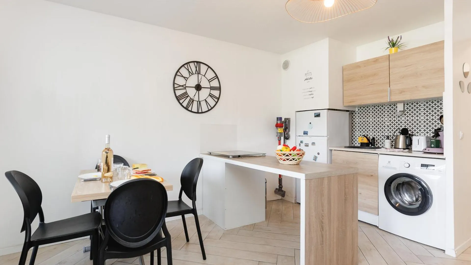 Le Nautic Yourhosthelper Saint-Raphael  Apartment